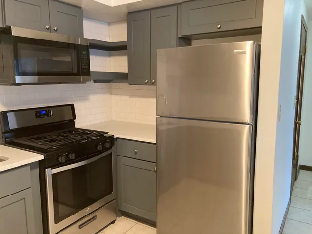 $1,295 | 1315 East Elmdale Court, Unit A, Shorewood, WI 53211