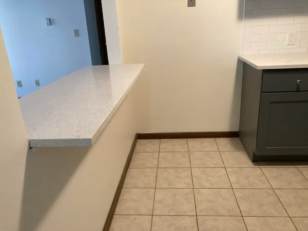 $1,295 | 1315 East Elmdale Court, Unit A, Shorewood, WI 53211