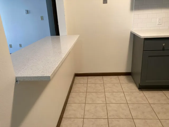 $1,295 | 1315 East Elmdale Court, Unit A, Shorewood, WI 53211