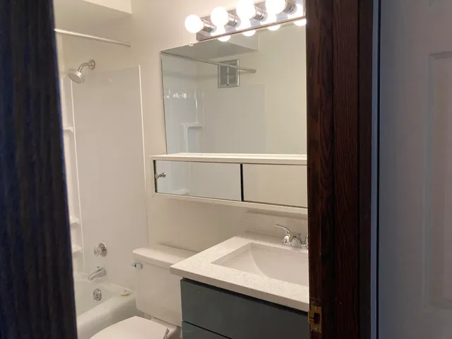 $1,295 | 1315 East Elmdale Court, Unit A, Shorewood, WI 53211