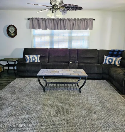 $395,000 | 9 Flamingo Way, Toms River, NJ 08757