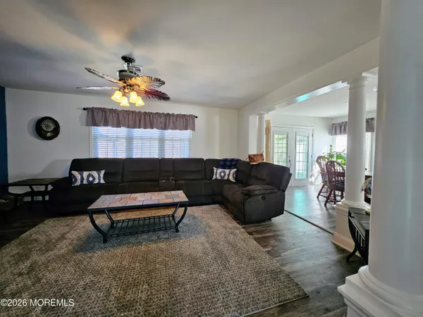 $395,000 | 9 Flamingo Way, Toms River, NJ 08757