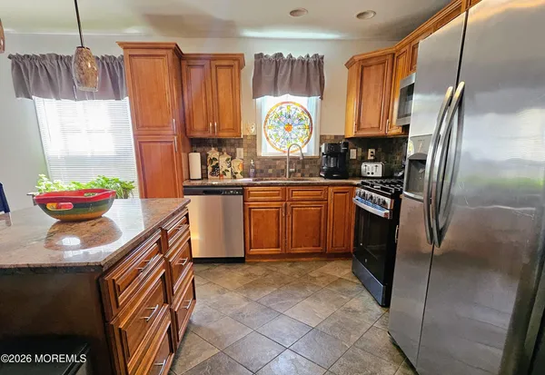 $395,000 | 9 Flamingo Way, Toms River, NJ 08757