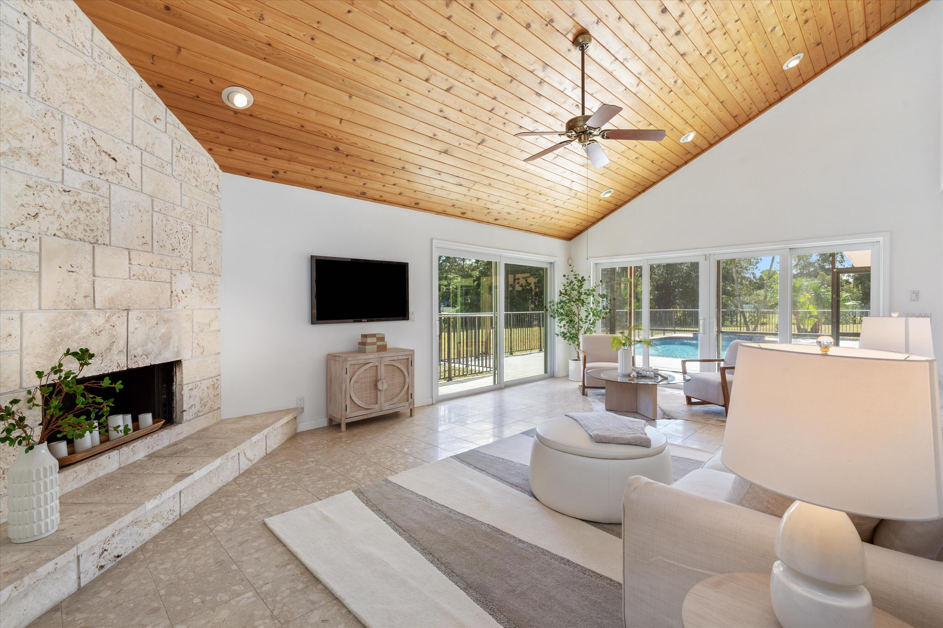 2662 Northwest 45th Street Boca Raton, FL 33434 - Photo 17 of 37 Family Room