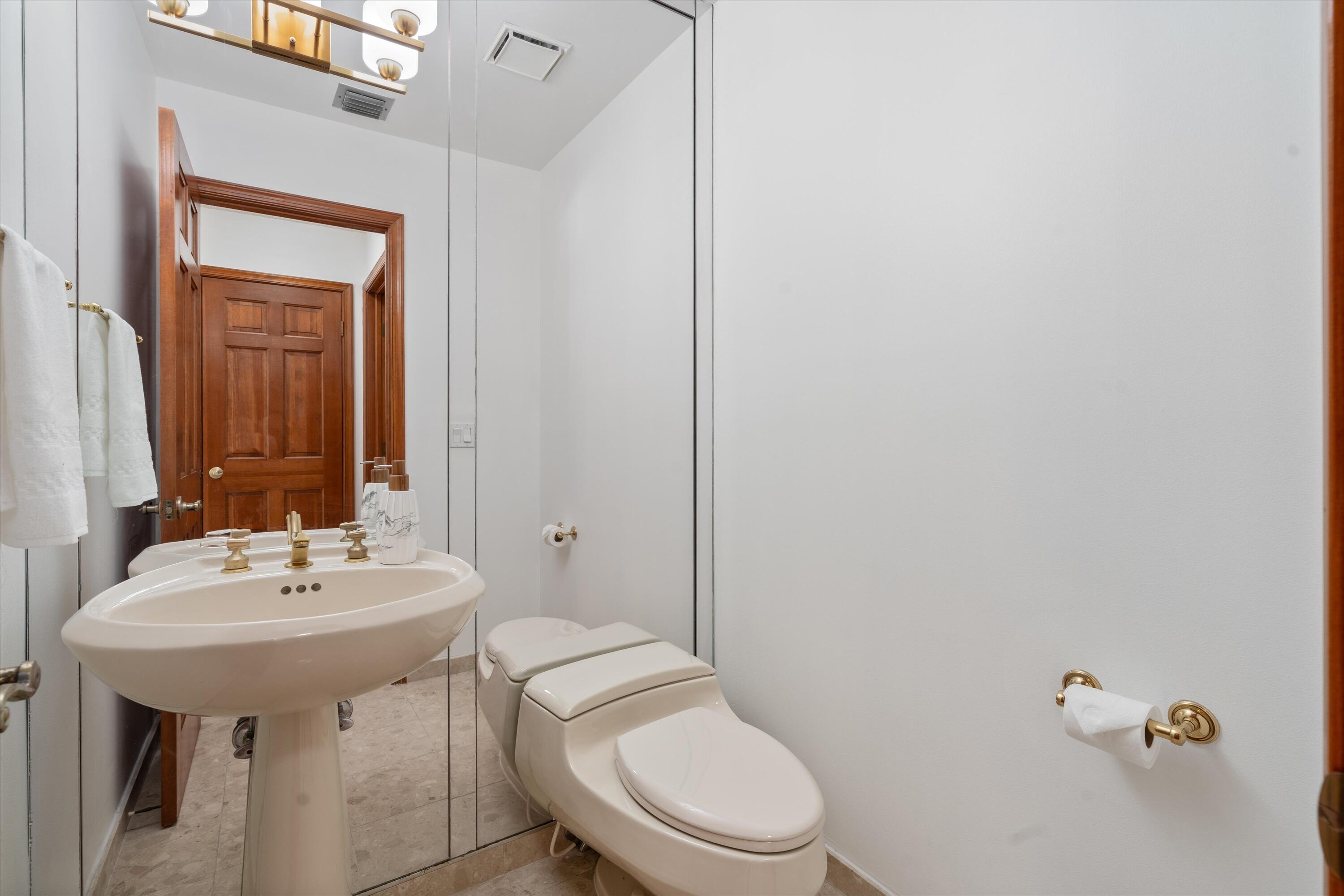 2662 Northwest 45th Street Boca Raton, FL 33434 - Photo 19 of 37 Powder Room