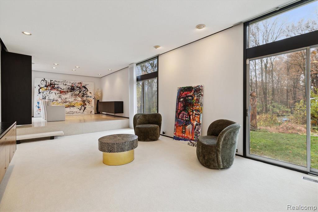 29252 Summerwood Road Farmington Hills, MI 48334 - Photo 8 of 51