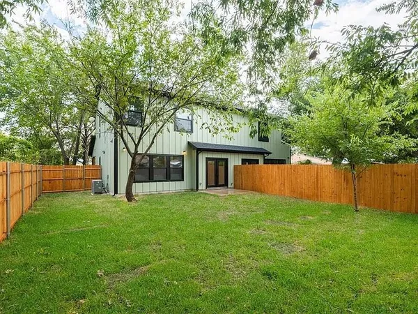 $3,200 | 5204 Slate Street, Fort Worth, TX 76114