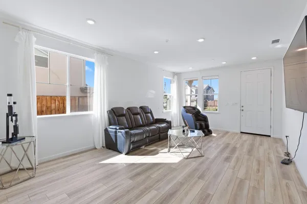 $895,000 | 2051 Camden Street, Hollister, CA 95023