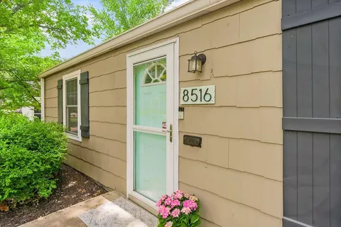 $230,000 | 8516 Hiawatha Road, Kansas City, MO 64114