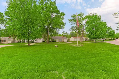 $230,000 | 8516 Hiawatha Road, Kansas City, MO 64114