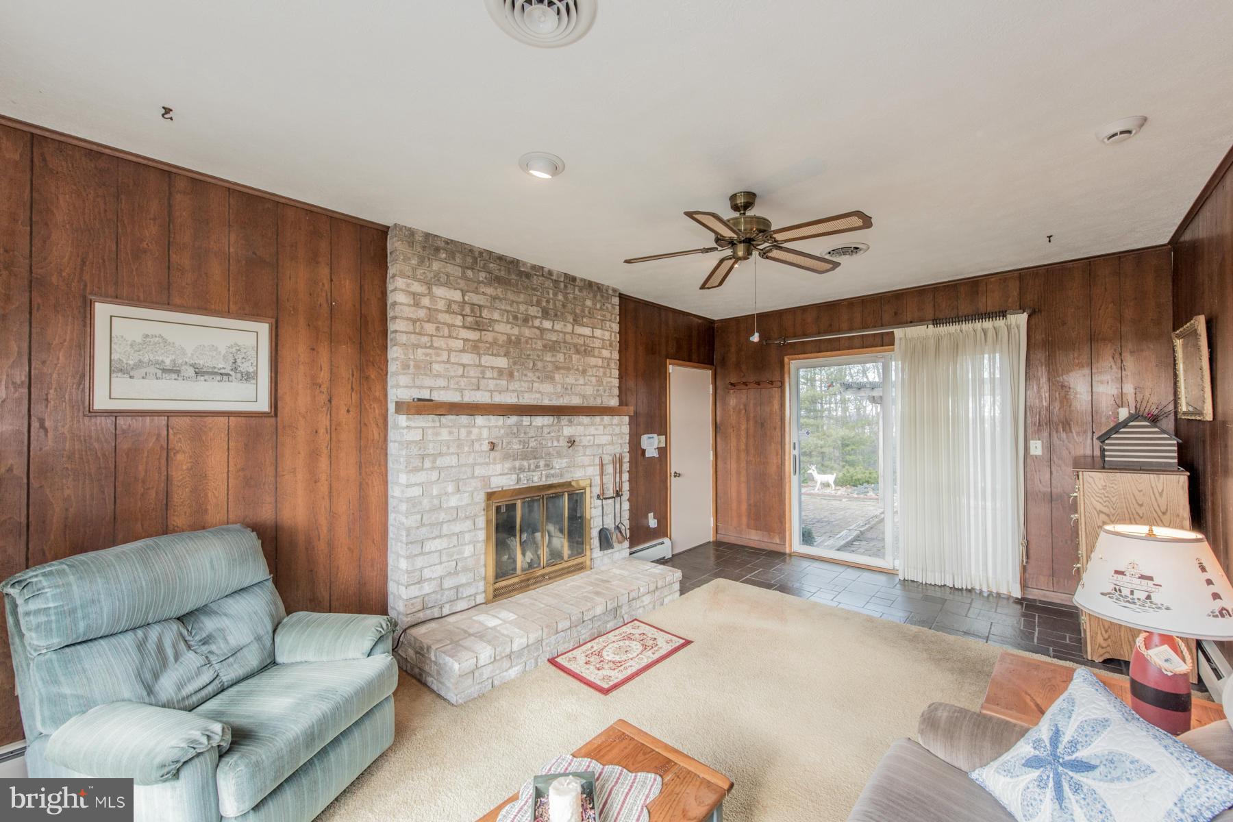 1849 Ridge Road Westminster, MD 21157 - Photo 11 of 29 Family Room
