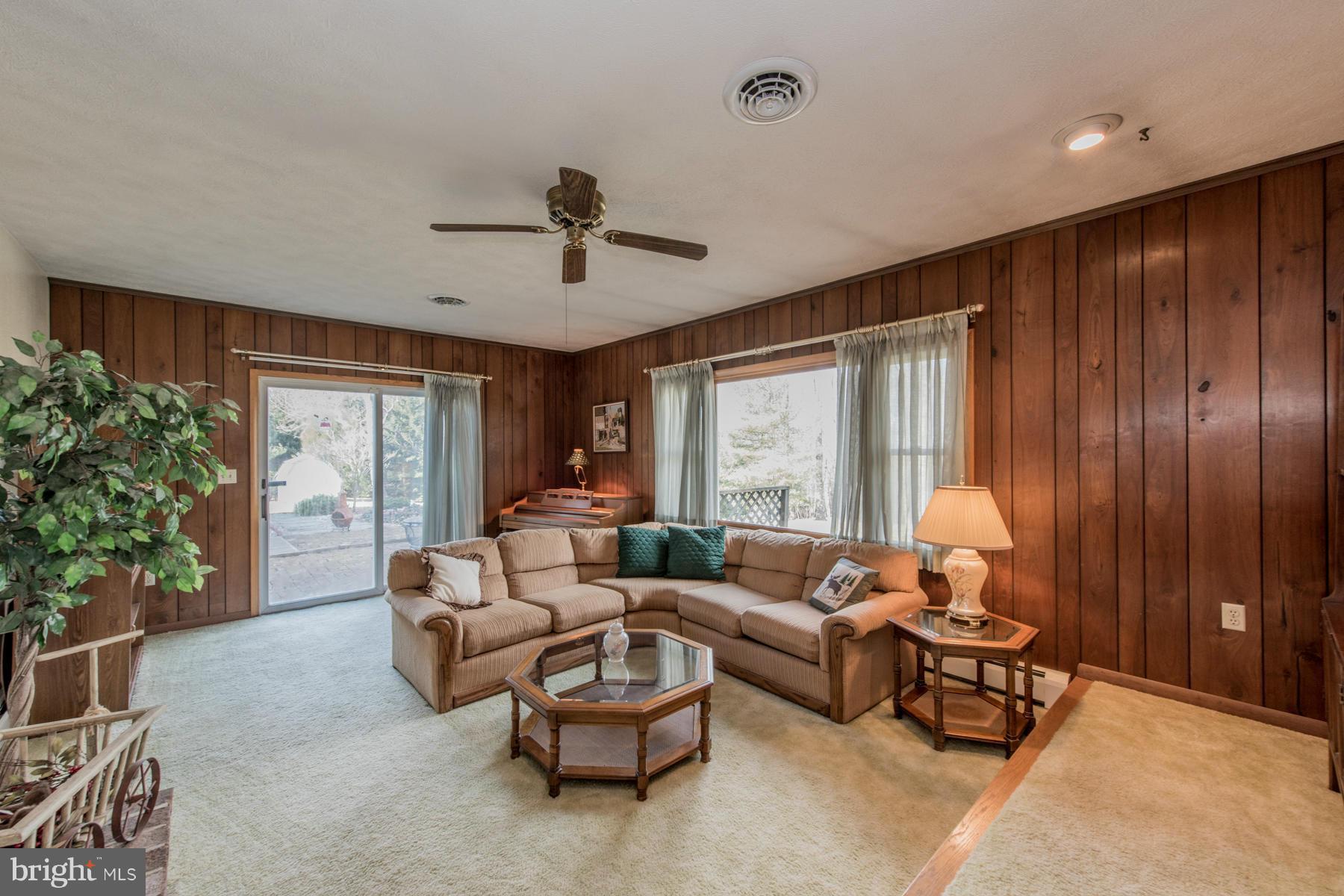 1849 Ridge Road Westminster, MD 21157 - Photo 7 of 29 Living Room