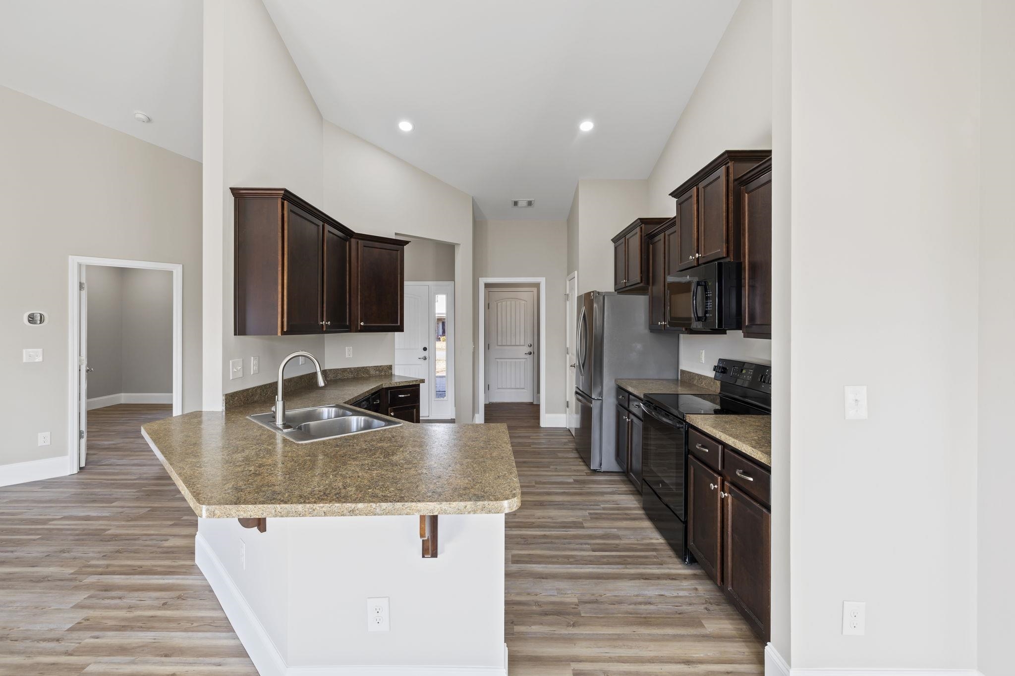 214 Golden Pond Court Roebuck, SC 29376 - Photo 8 of 28