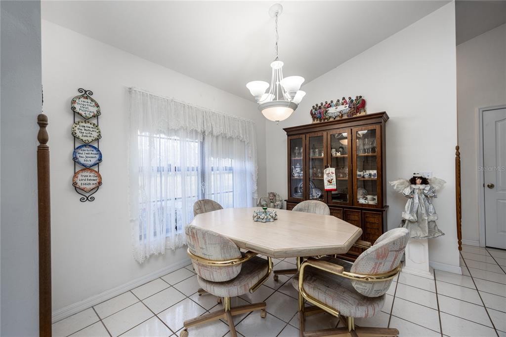 327 Southwest Timuqua Terrace Fort White, FL 32038 - Photo 12 of 36