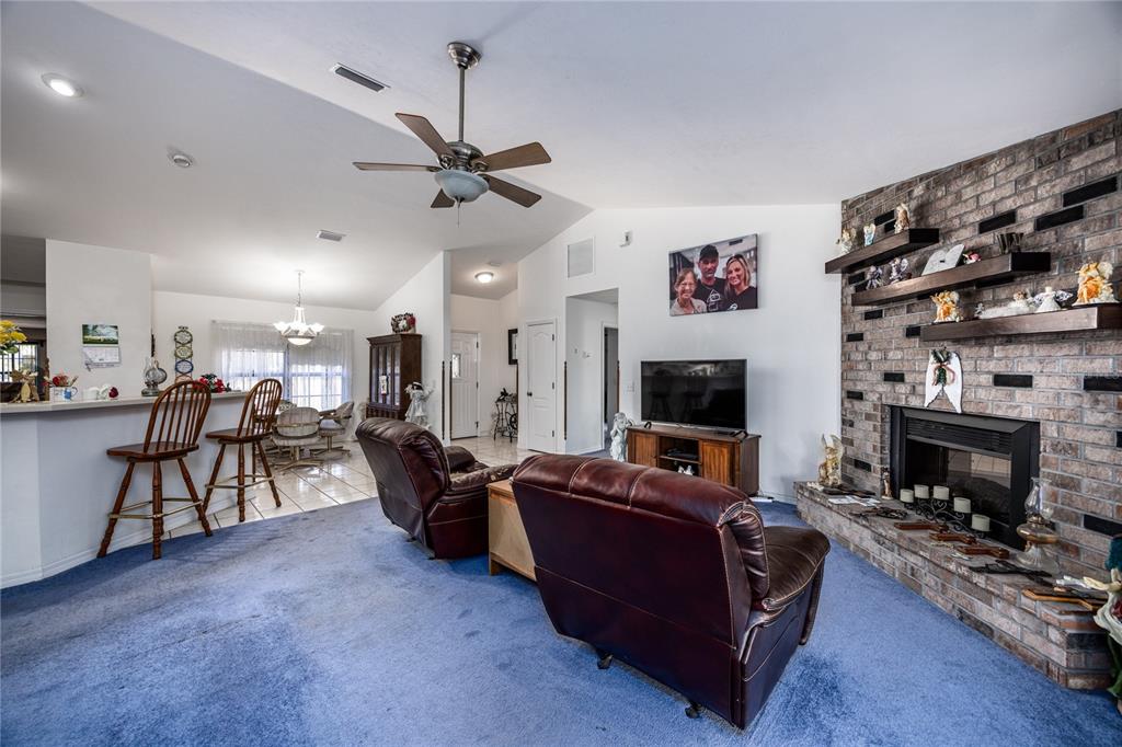 327 Southwest Timuqua Terrace Fort White, FL 32038 - Photo 6 of 36