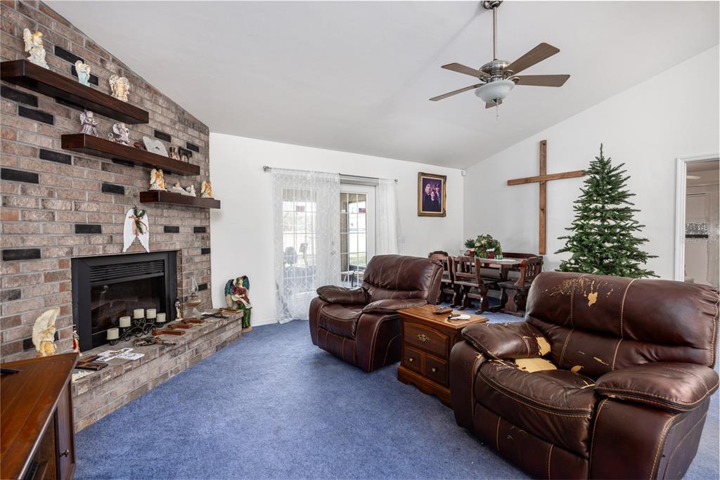 327 Southwest Timuqua Terrace Fort White, FL 32038 - Photo 7 of 36