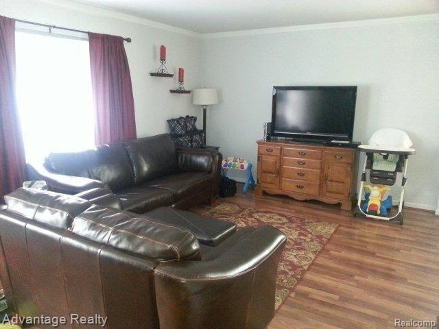 51156 South Foster Road New Baltimore, MI 48047 - Photo 2 of 21 20130807_132128.jpg