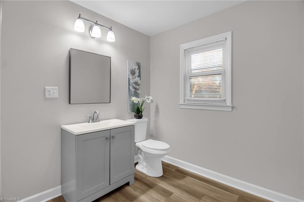 828 Circle Drive High Point, NC 27262 - Photo 13 of 34 Half bathroom
