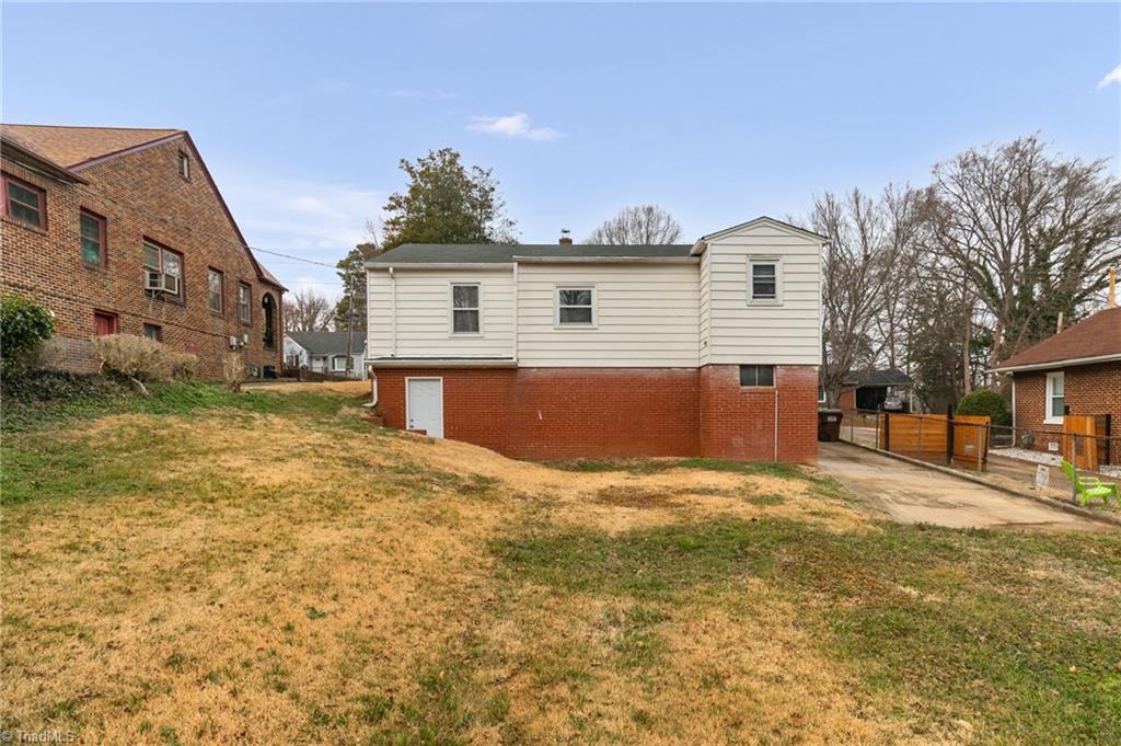 828 Circle Drive High Point, NC 27262 - Photo 25 of 34