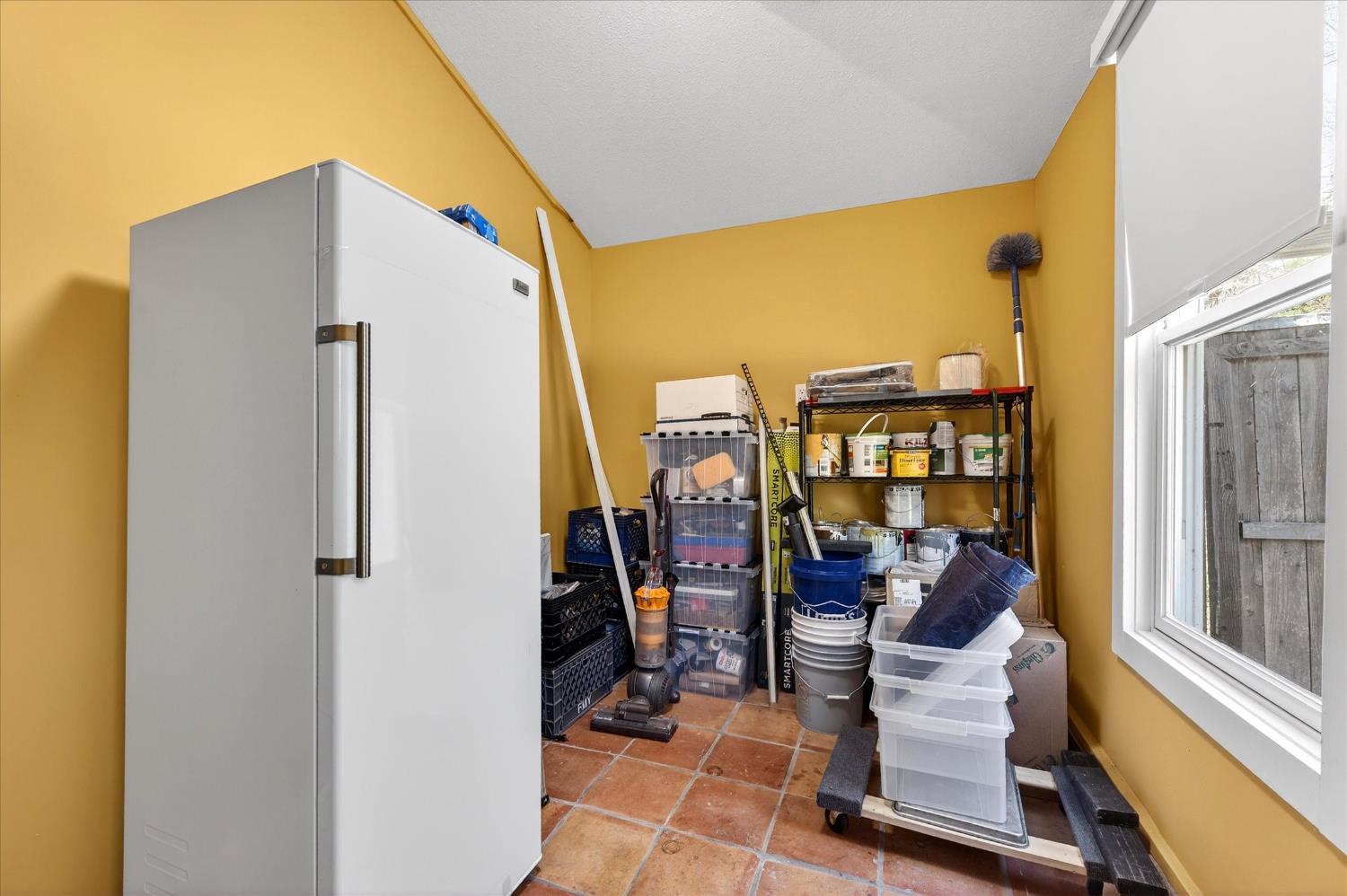 43 Main Street Isleton, CA 95641 - Photo 19 of 26 This room is he laundry room, does have hookups