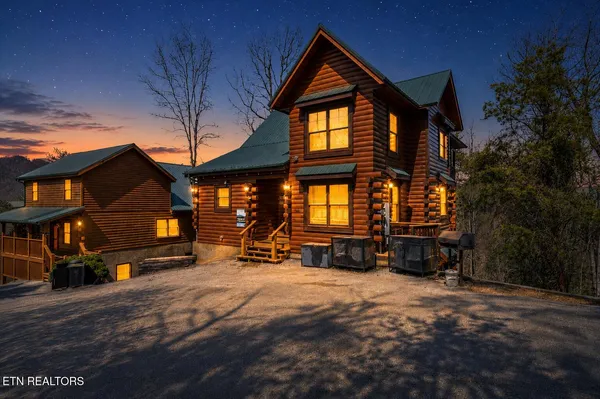 $1,190,000 | 741 Chickasaw Gap Way, Pigeon Forge, TN 37863