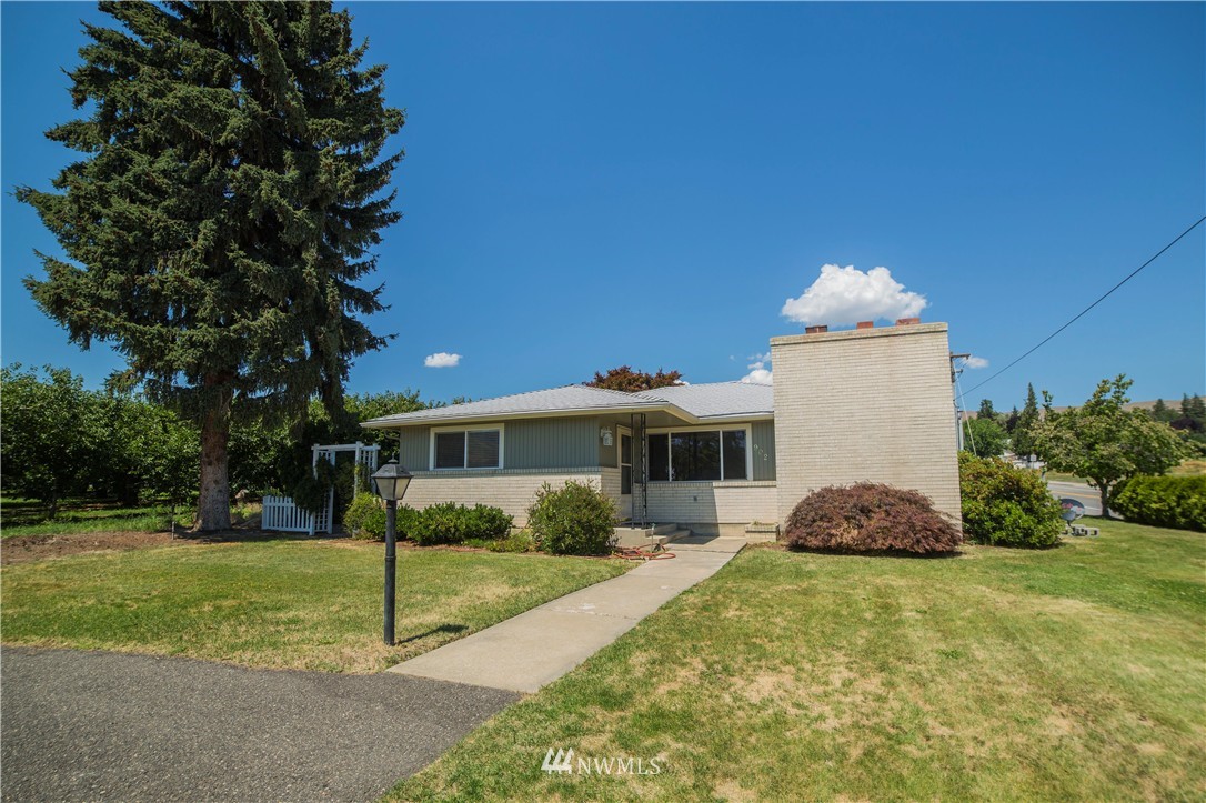 902 Easy Street Wenatchee, WA 98801 - Photo 1 of 21 Gallery Image 1