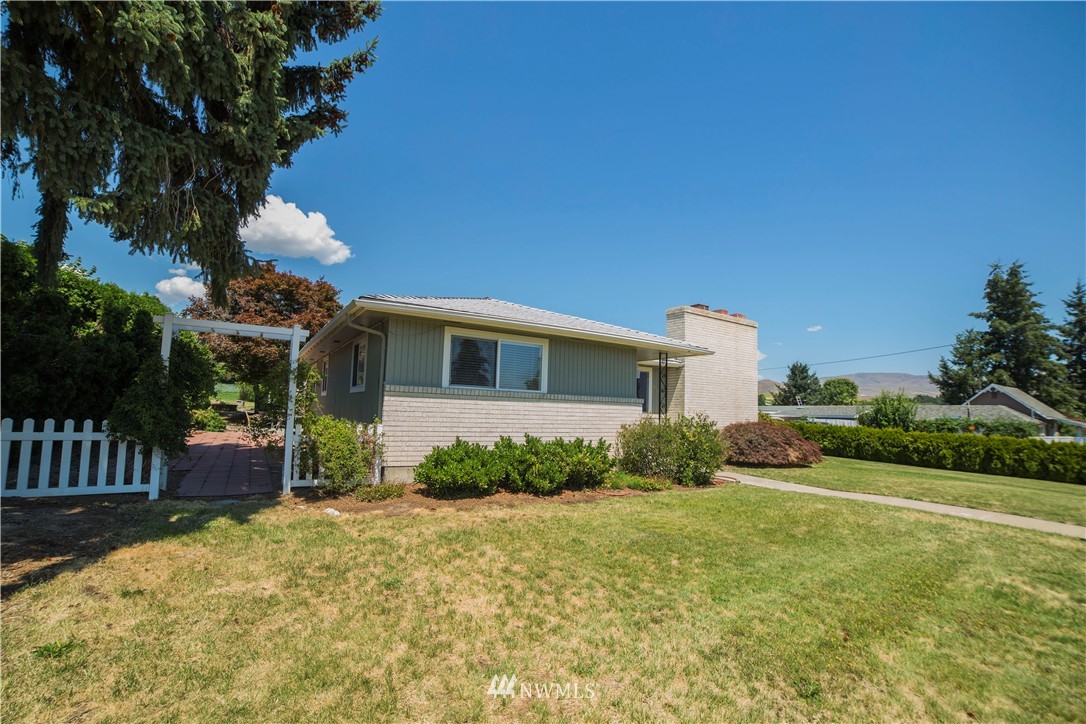902 Easy Street Wenatchee, WA 98801 - Photo 12 of 21 Gallery Image 12