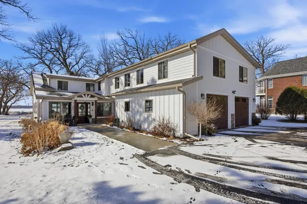 $2,499,000 | 611 North Shore Drive, Detroit Lakes, MN 56501