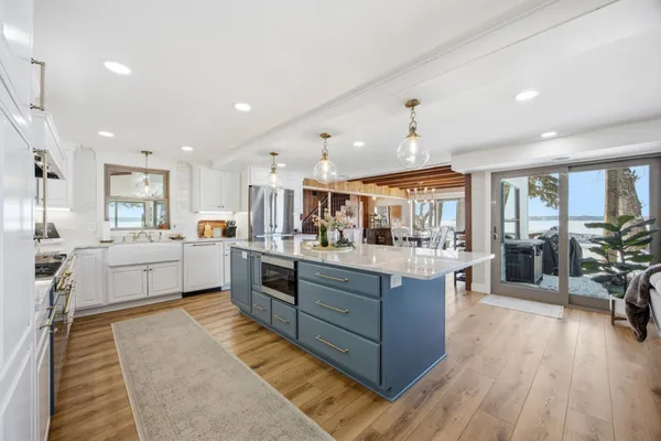 $2,499,000 | 611 North Shore Drive, Detroit Lakes, MN 56501