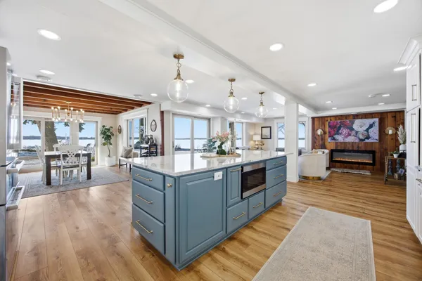$2,499,000 | 611 North Shore Drive, Detroit Lakes, MN 56501