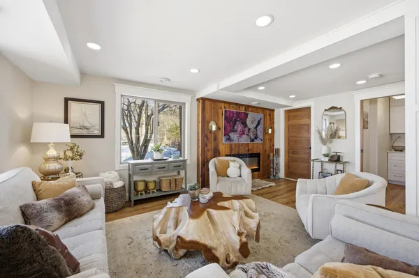 $2,499,000 | 611 North Shore Drive, Detroit Lakes, MN 56501