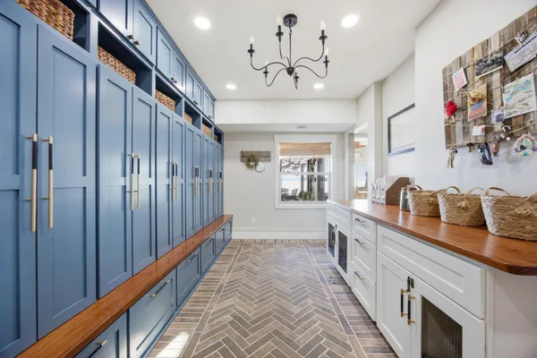 $2,499,000 | 611 North Shore Drive, Detroit Lakes, MN 56501