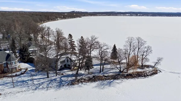 $2,499,000 | 611 North Shore Drive, Detroit Lakes, MN 56501