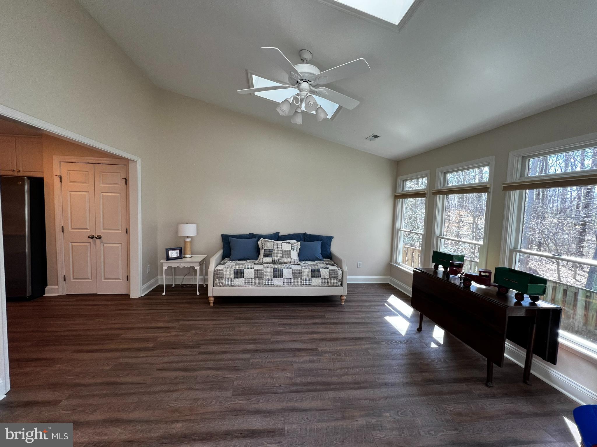 330 Colony Point Place Edgewater, MD 21037 - Photo 28 of 57 a living room with furniture and wooden floor