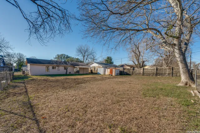 $1,395 | 827 Horseshoe Trail, Universal City, TX 78148