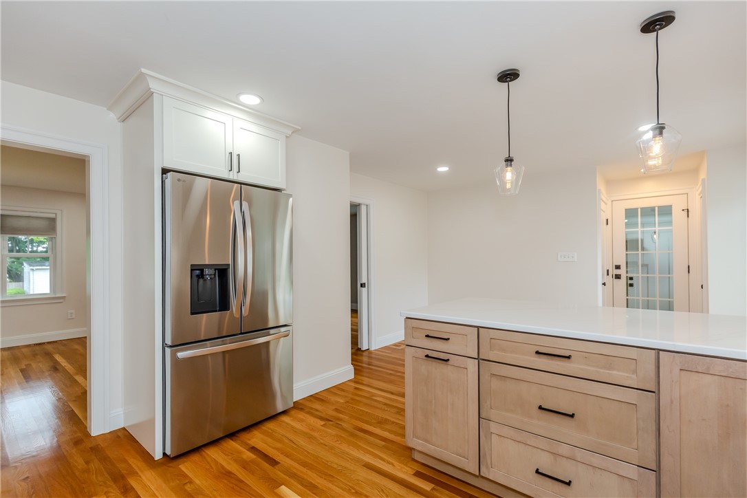 8 Barnes Street Smithfield, RI 02828 - Photo 14 of 48