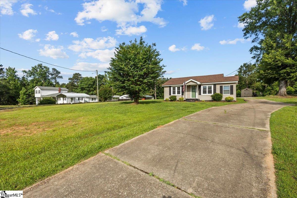 865 Lee Road Jonesville, SC 29353 - Photo 2 of 24