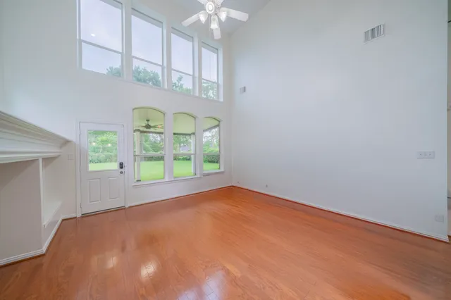 $5,800 | 1415 Sue Barnett Drive, Houston, TX 77018