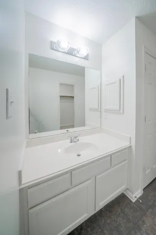 $5,800 | 1415 Sue Barnett Drive, Houston, TX 77018