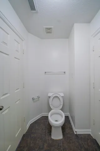 $5,800 | 1415 Sue Barnett Drive, Houston, TX 77018