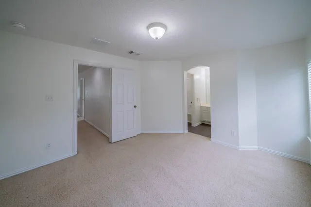 $5,800 | 1415 Sue Barnett Drive, Houston, TX 77018