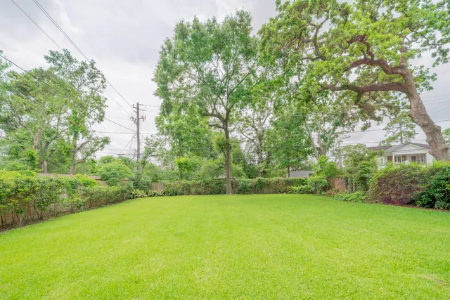 $5,800 | 1415 Sue Barnett Drive, Houston, TX 77018