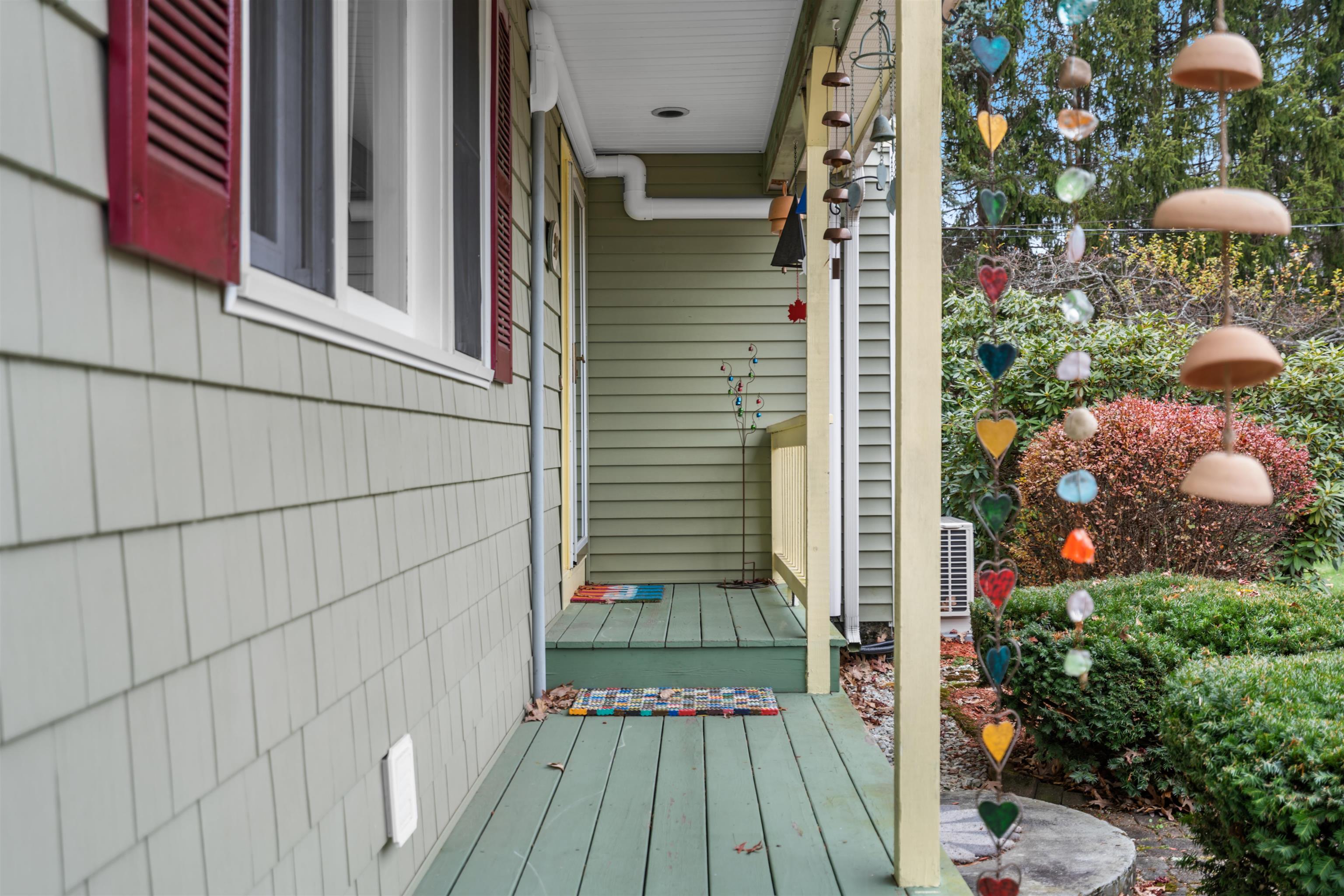 29 Golden Gate Drive Hooksett, NH 03106 - Photo 5 of 36