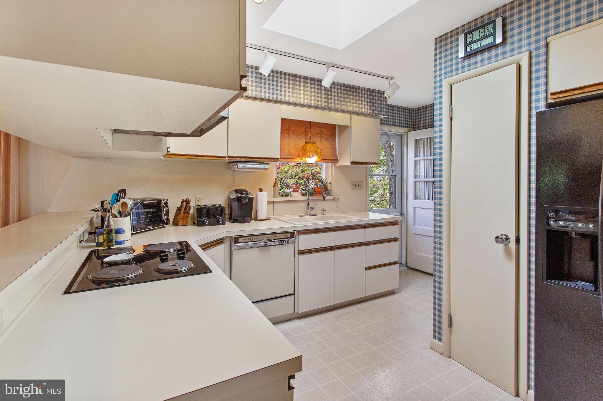 469 Highland Road Red Lion, PA 17356 - Photo 16 of 36 Kitchen