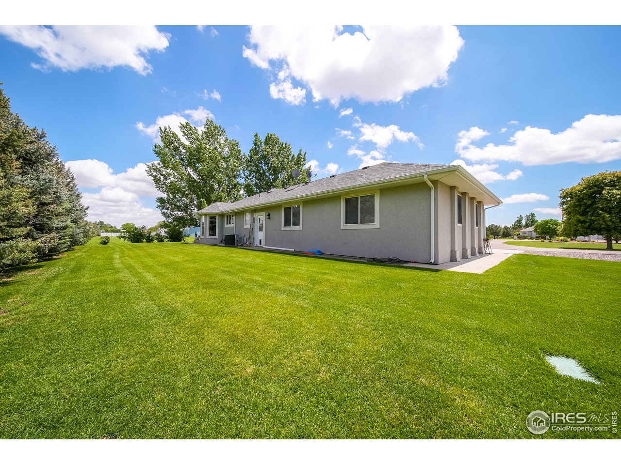 17577 County Rd Q.8 Fort Morgan, CO 80701 - Photo 25 of 27 Beautiful lawn