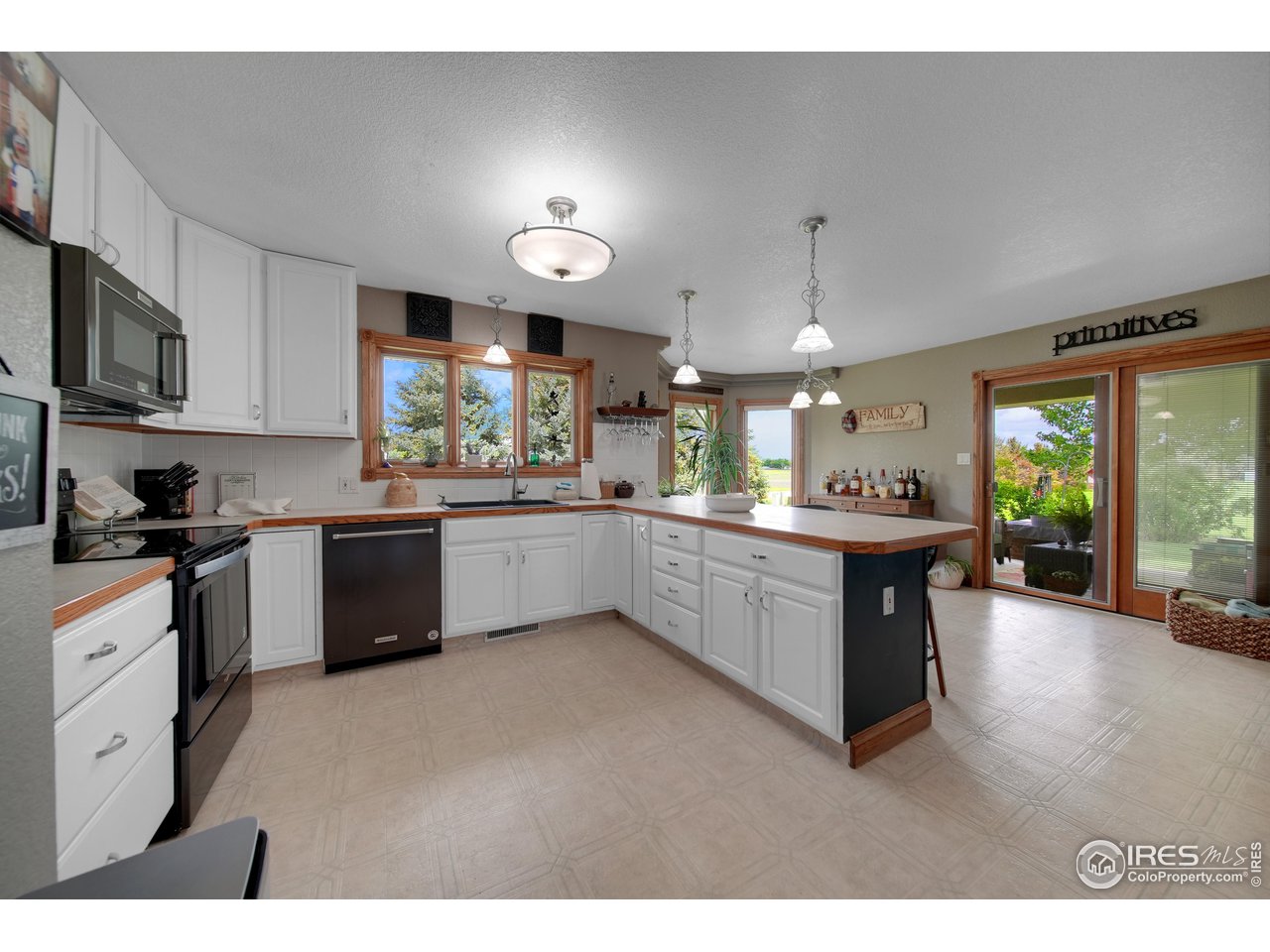 17577 County Rd Q.8 Fort Morgan, CO 80701 - Photo 8 of 27 Kitchen