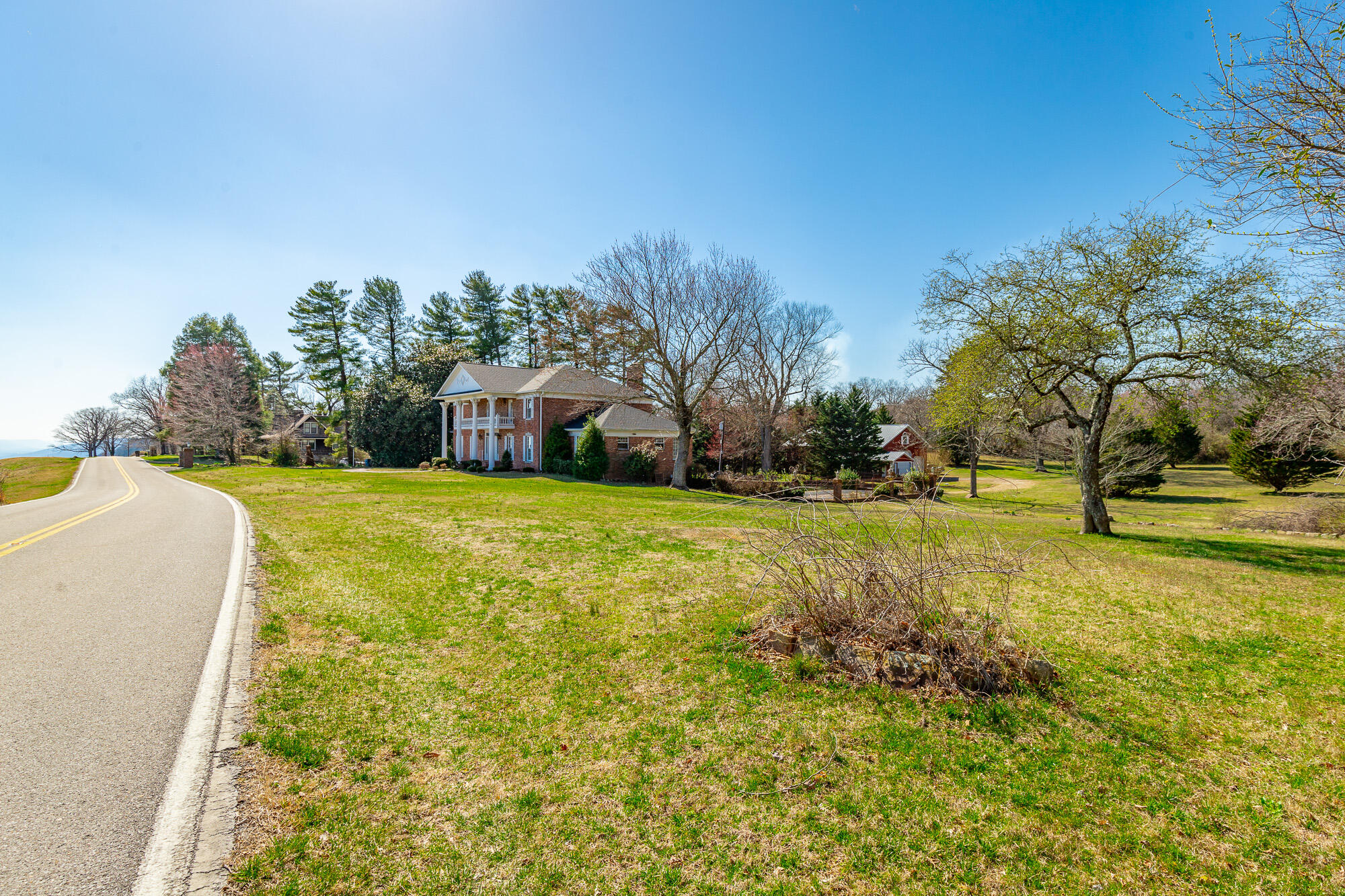 2500 East Brow Road Signal Mountain, TN 37377 - Photo 112 of 176 2500 East Brow Road HD-123