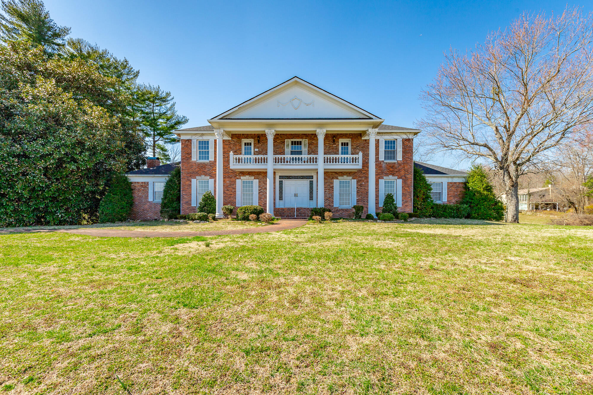 2500 East Brow Road Signal Mountain, TN 37377 - Photo 115 of 176 2500 East Brow Road HD-128