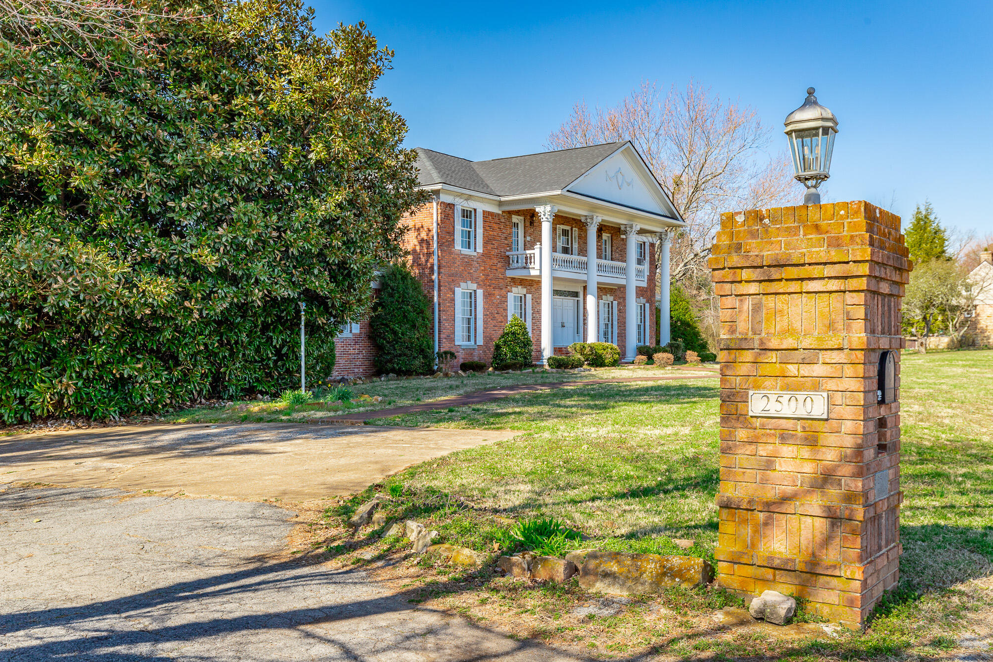 2500 East Brow Road Signal Mountain, TN 37377 - Photo 119 of 176 2500 East Brow Road HD-137