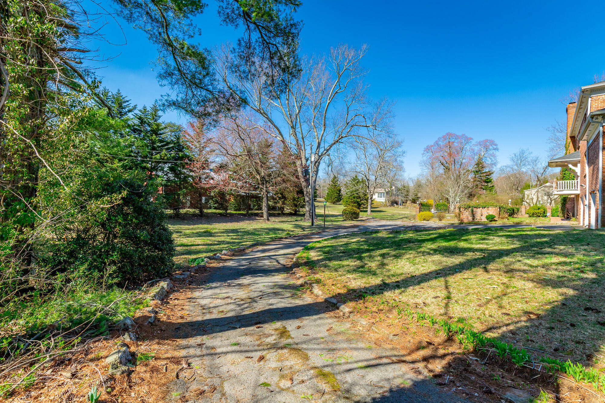 2500 East Brow Road Signal Mountain, TN 37377 - Photo 124 of 176 2500 East Brow Road HD-143